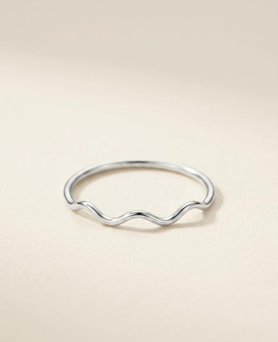Dainty Wavy Ring